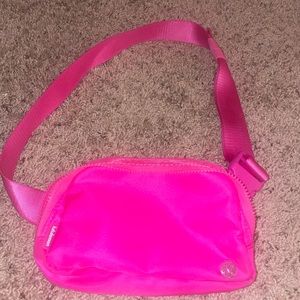SONIC PINK lululemon belt-bag .